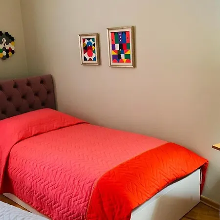Comfy Apartment *