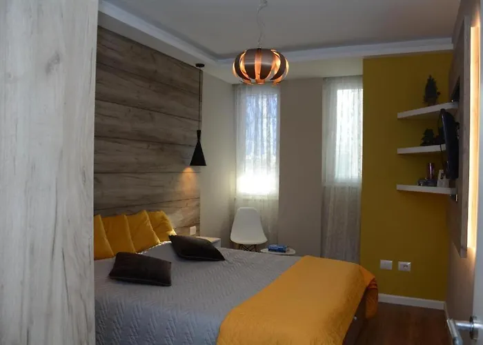 Comfy * Τίρανα